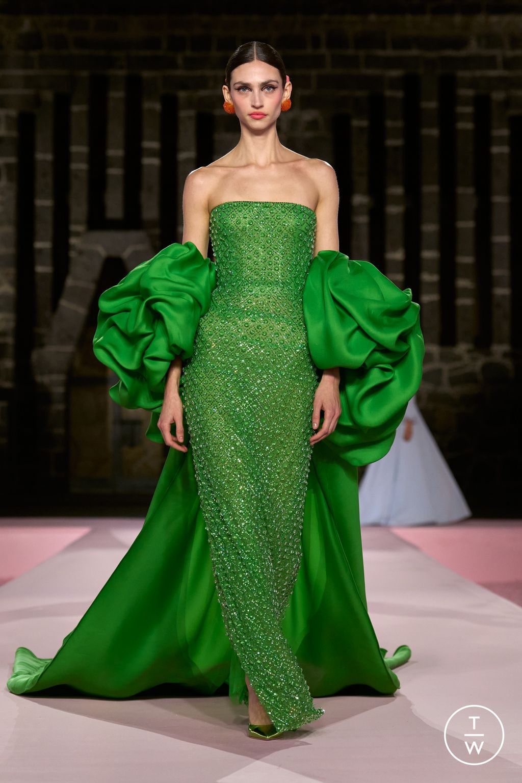 Fashion Week New York Resort 2025 look 56 from the Carolina Herrera collection womenswear