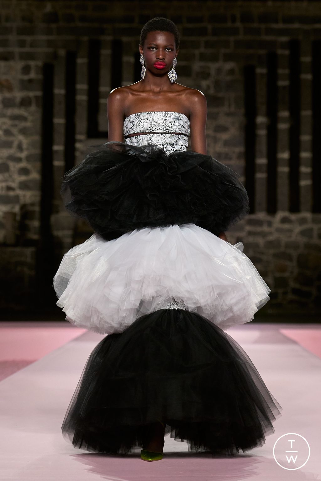 Fashion Week New York Resort 2025 look 64 from the Carolina Herrera collection womenswear