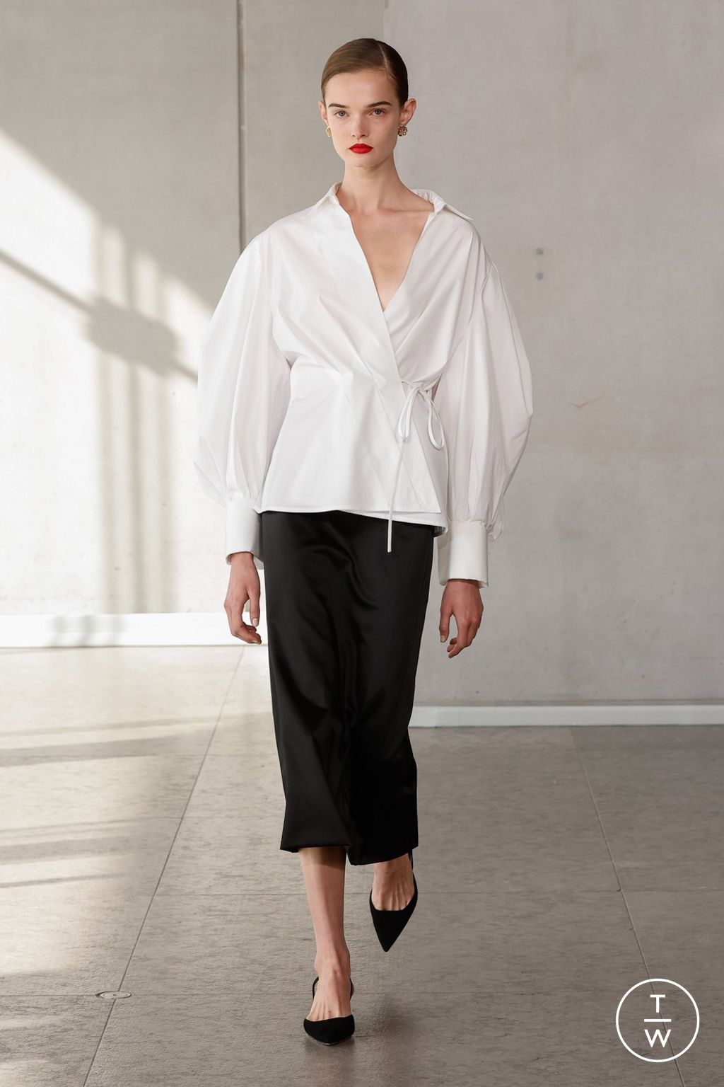 Fashion Week New York Spring/Summer 2024 look 1 de la collection Carolina Herrera womenswear