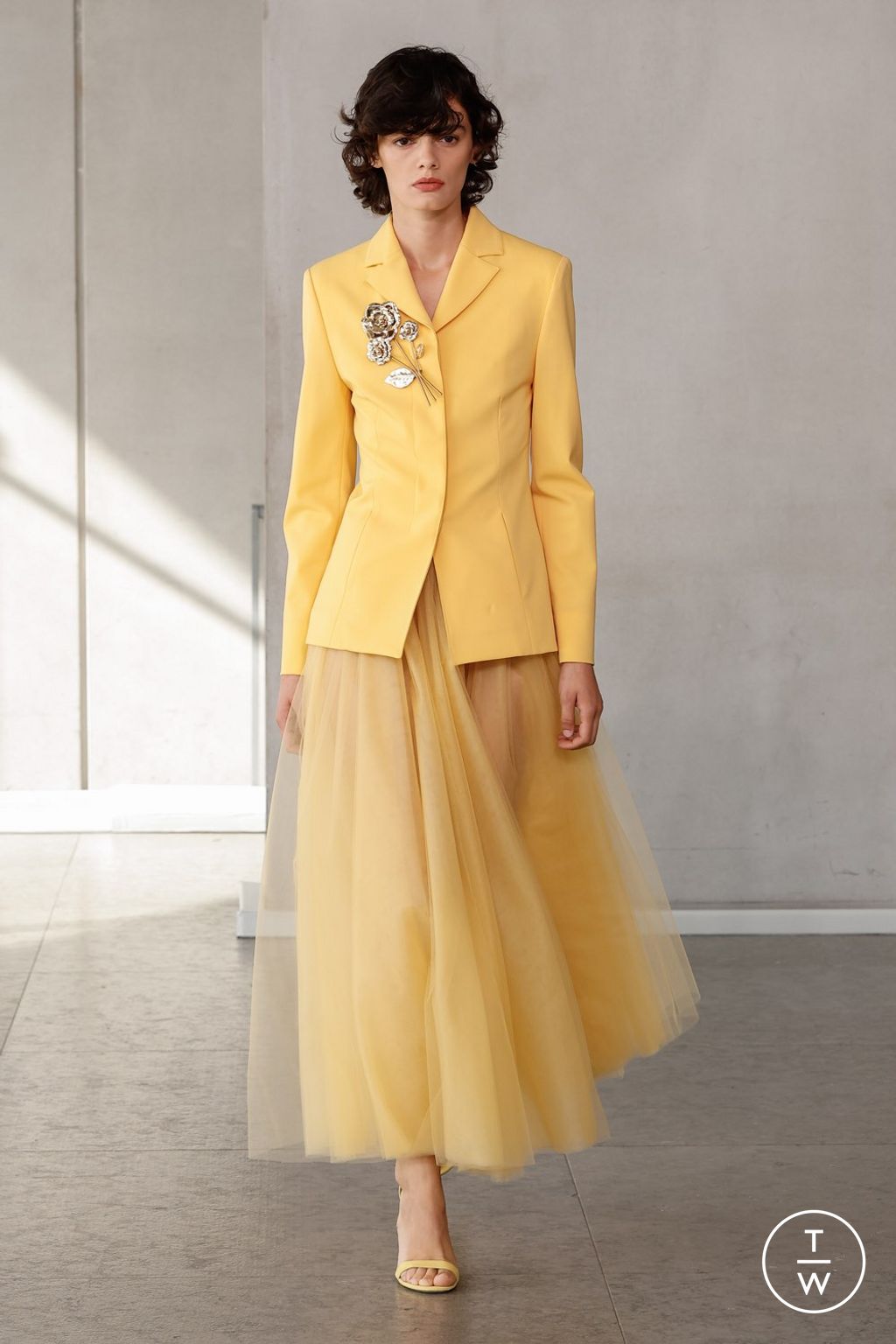 Fashion Week New York Spring/Summer 2024 look 4 from the Carolina Herrera collection womenswear