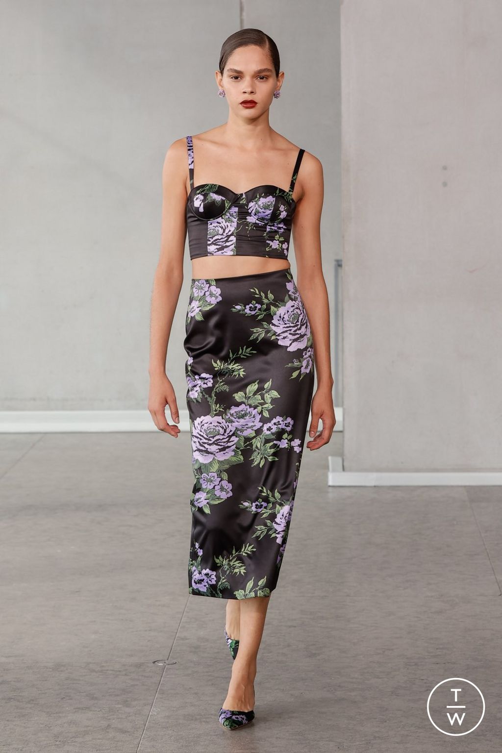 Fashion Week New York Spring/Summer 2024 look 22 from the Carolina Herrera collection 女装