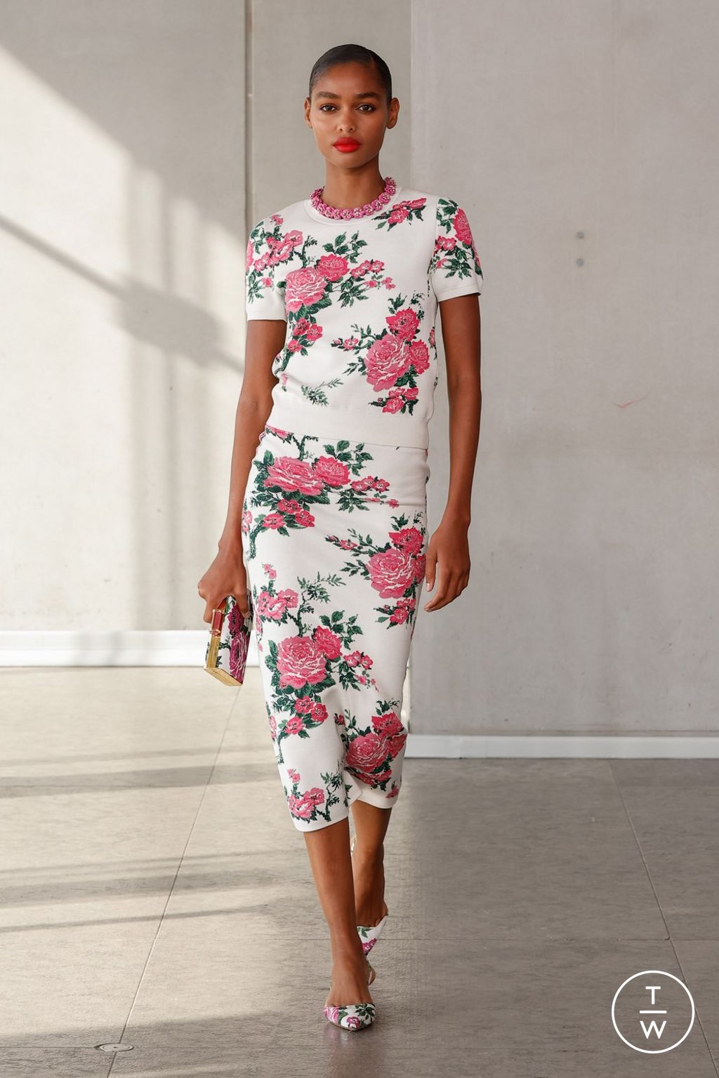 Fashion Week New York Spring/Summer 2024 look 28 from the Carolina Herrera collection 女装