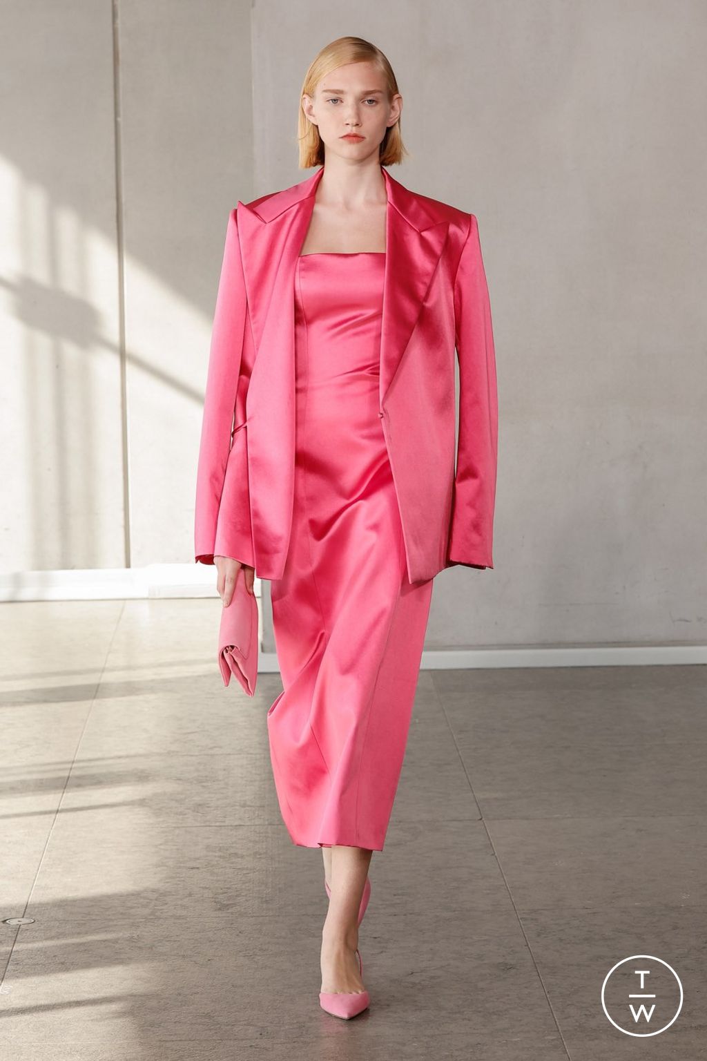 Fashion Week New York Spring/Summer 2024 look 29 from the Carolina Herrera collection 女装
