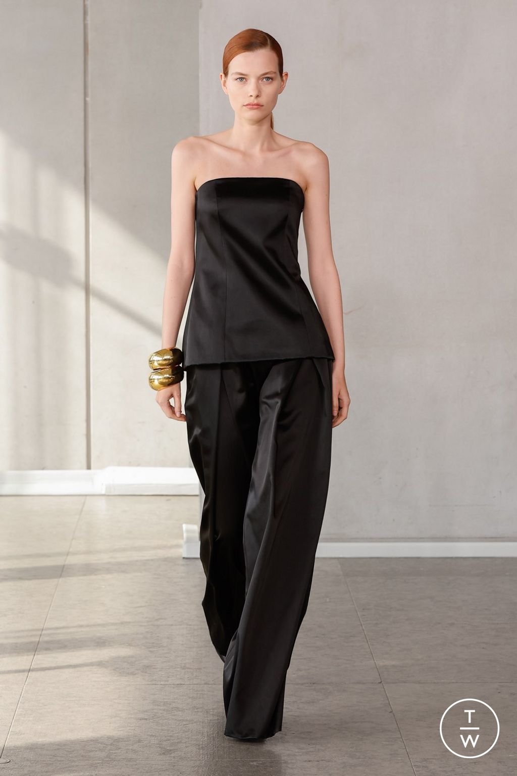 Fashion Week New York Spring/Summer 2024 look 33 from the Carolina Herrera collection 女装