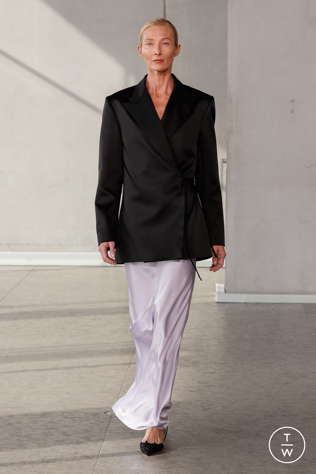 Fashion Week New York Spring/Summer 2024 look 35 from the Carolina Herrera collection 女装