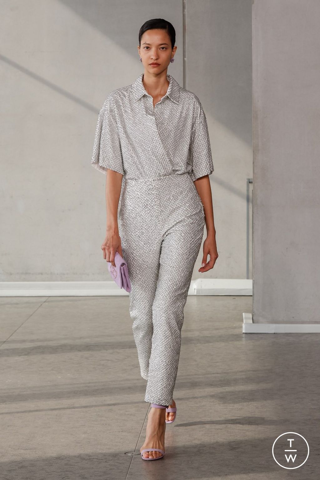 Fashion Week New York Spring/Summer 2024 look 54 from the Carolina Herrera collection 女装