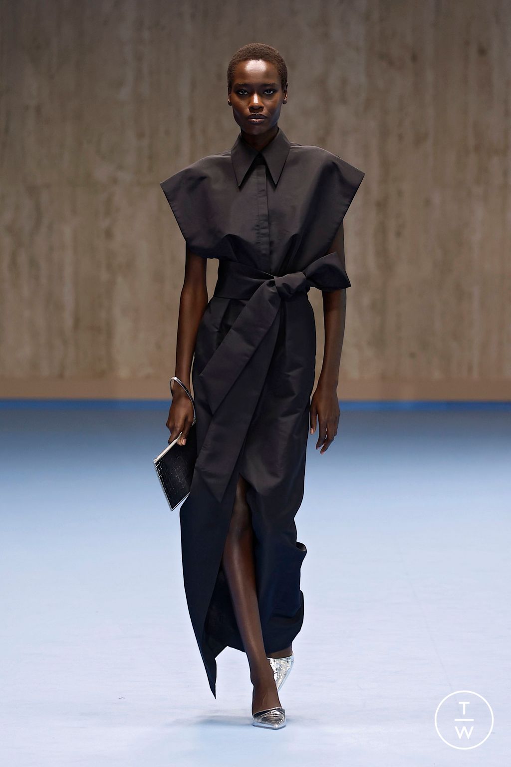 Fashion Week New York Spring/Summer 2025 look 2 de la collection Carolina Herrera womenswear