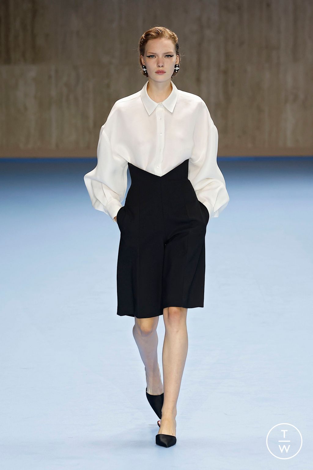 Fashion Week New York Spring/Summer 2025 look 3 from the Carolina Herrera collection 女装