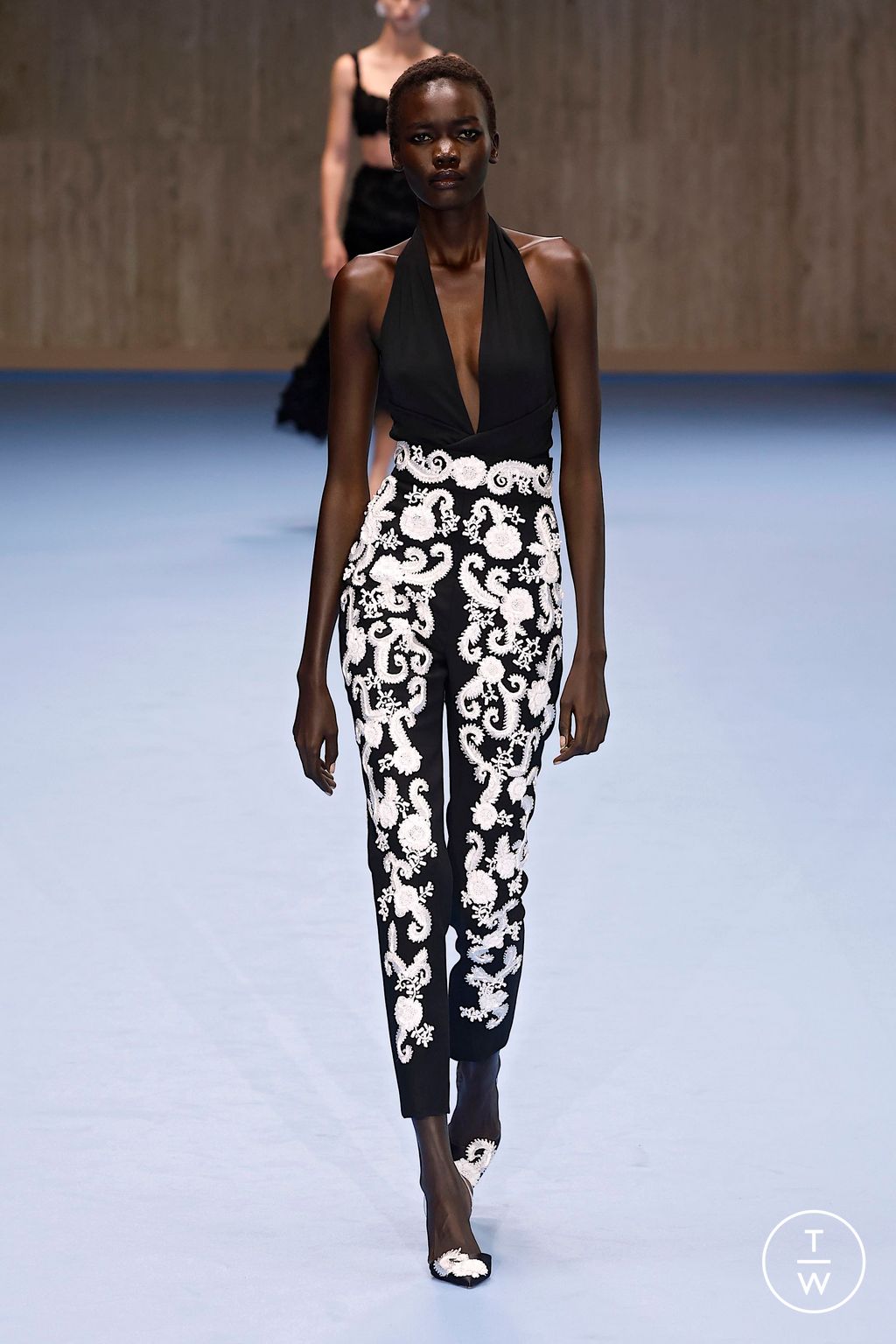 Fashion Week New York Spring/Summer 2025 look 10 from the Carolina Herrera collection womenswear