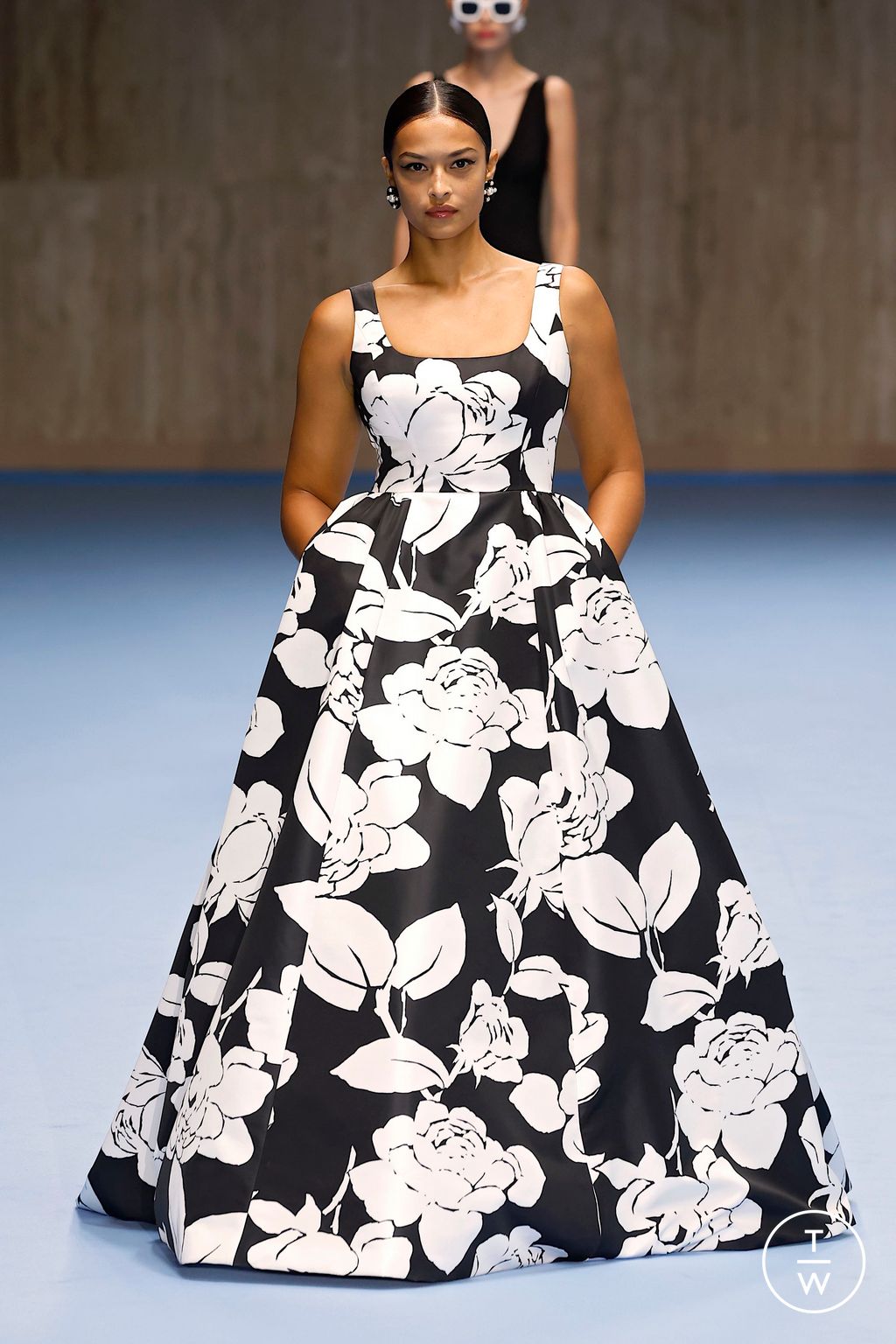 Fashion Week New York Spring-Summer 2025 look 26 from the Carolina Herrera collection womenswear