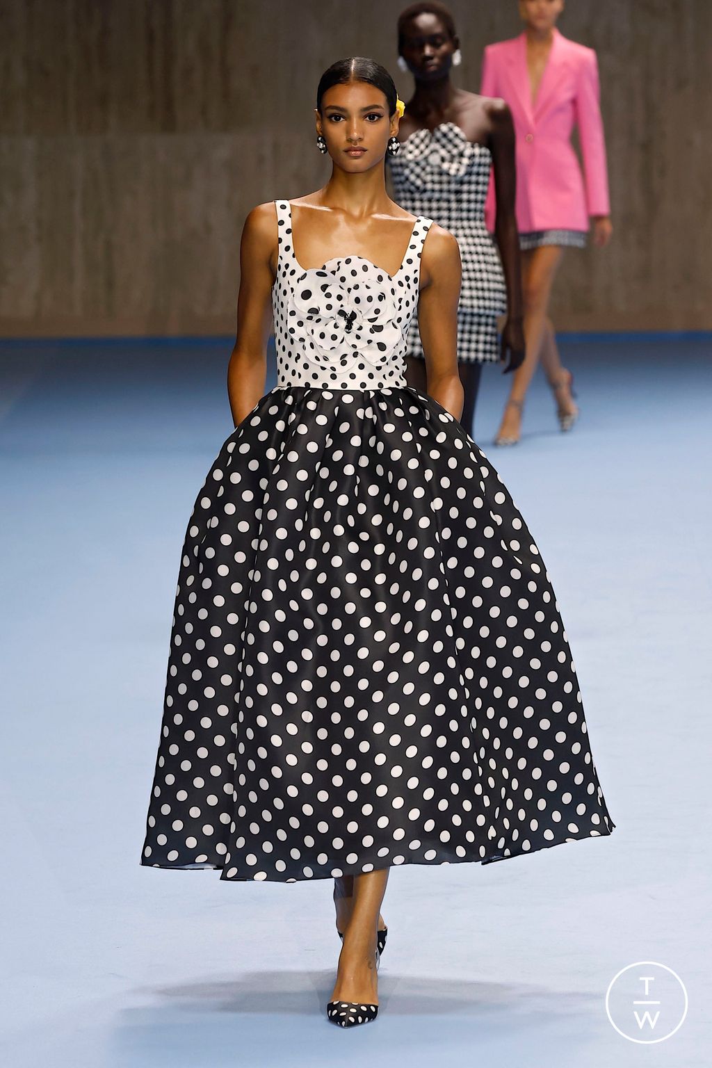 Fashion Week New York Spring-Summer 2025 look 30 from the Carolina Herrera collection womenswear