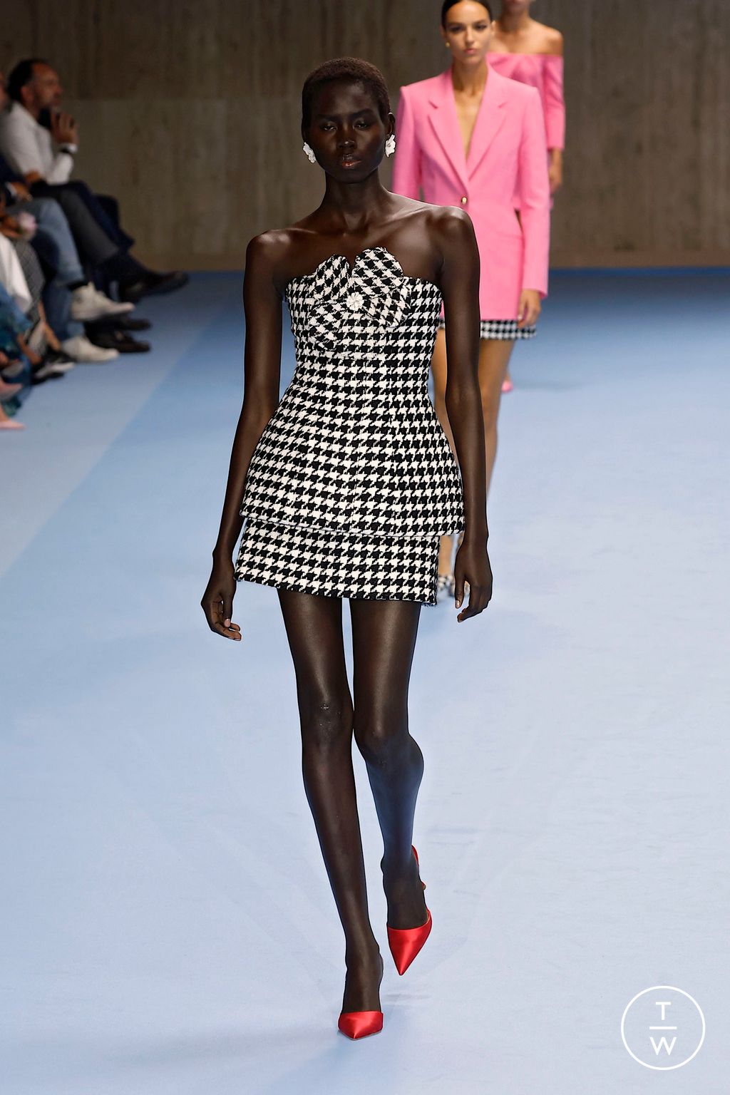 Fashion Week New York Spring/Summer 2025 look 31 from the Carolina Herrera collection womenswear