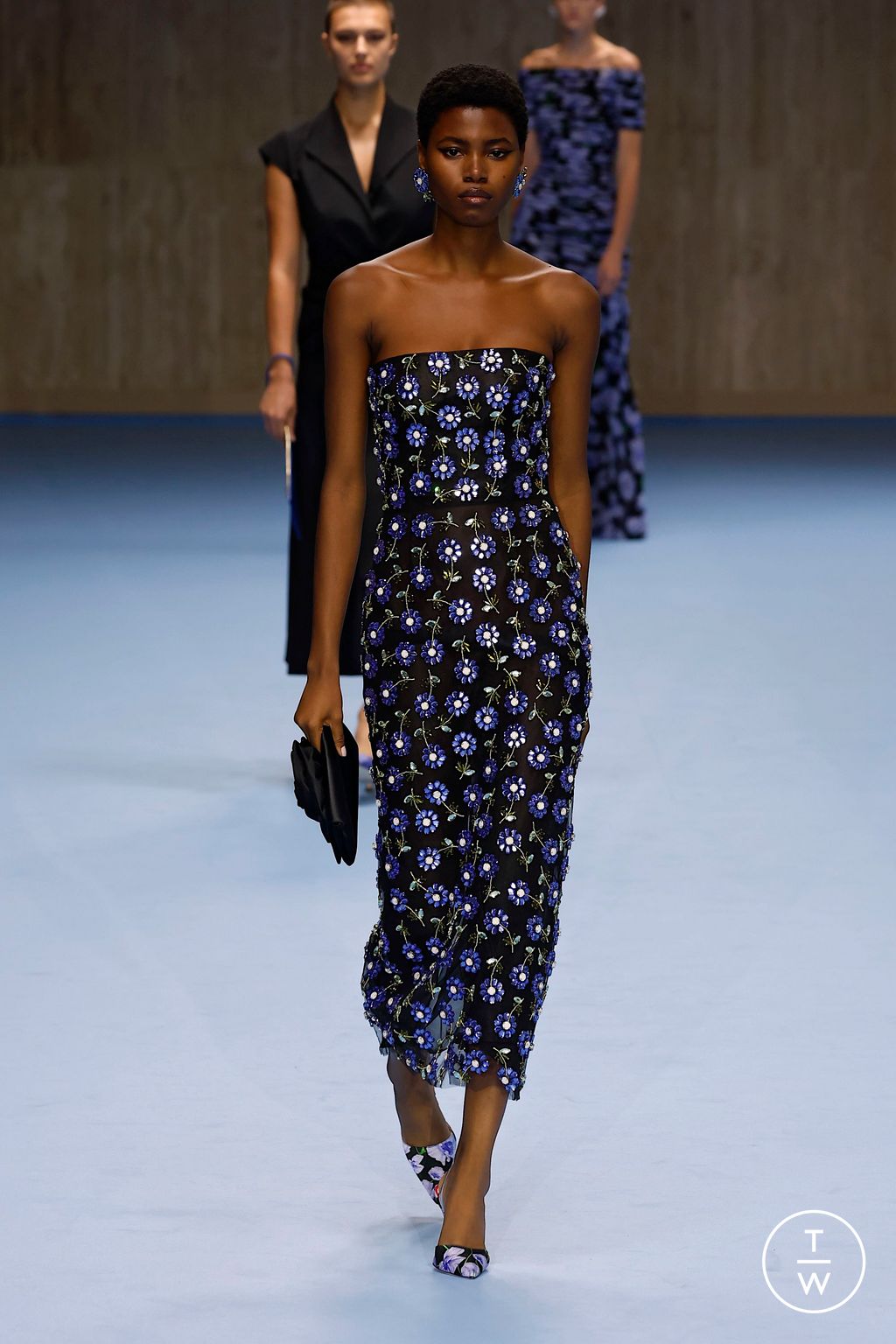 Fashion Week New York Spring/Summer 2025 look 51 from the Carolina Herrera collection 女装
