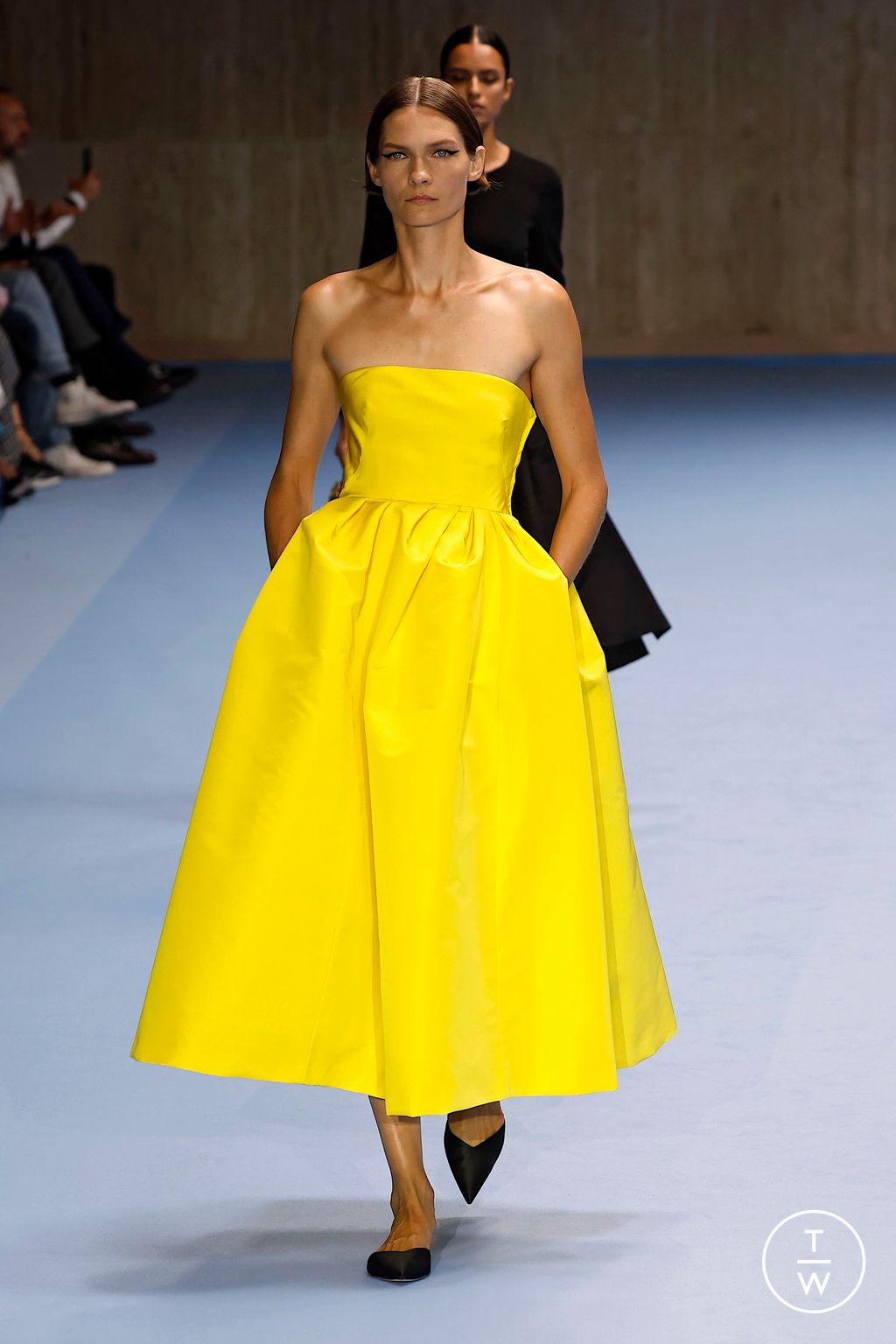 Fashion Week New York Spring/Summer 2025 look 58 from the Carolina Herrera collection 女装