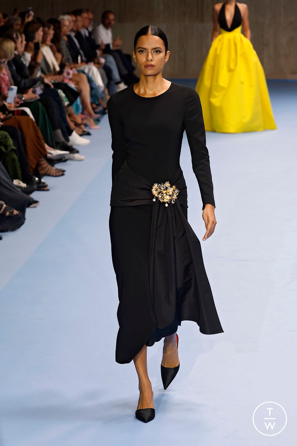 Fashion Week New York Spring/Summer 2025 look 59 from the Carolina Herrera collection 女装