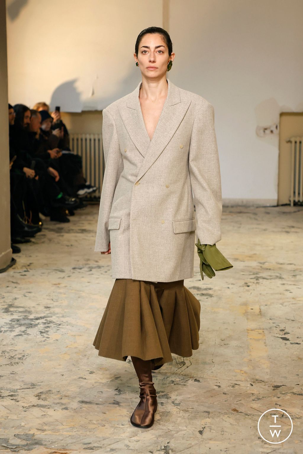 Fashion Week Paris Fall/Winter 2024 look 5 from the Carven collection womenswear