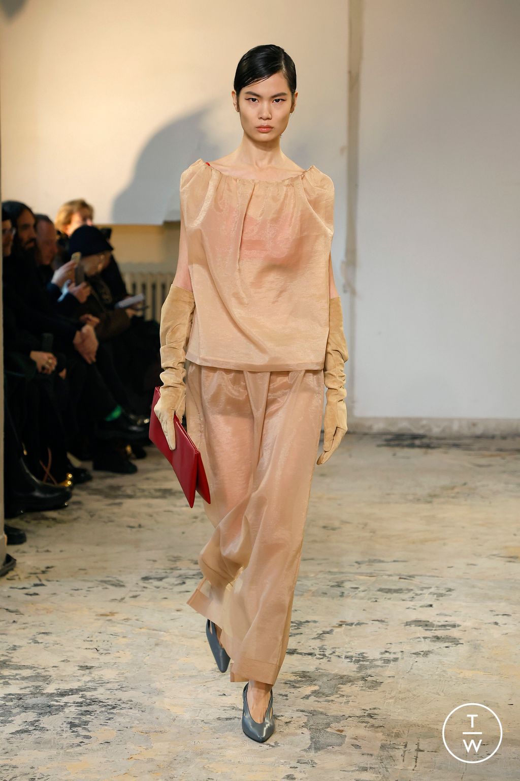 Fashion Week Paris Fall/Winter 2024 look 11 from the Carven collection womenswear