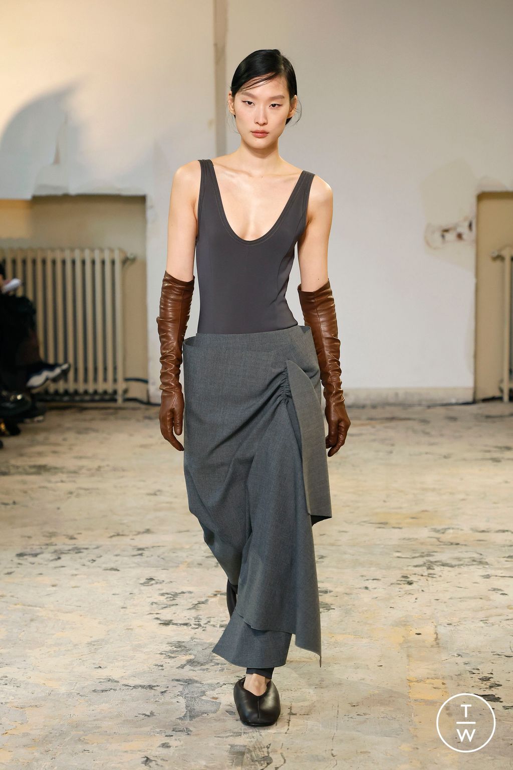 Fashion Week Paris Fall/Winter 2024 look 18 de la collection Carven womenswear