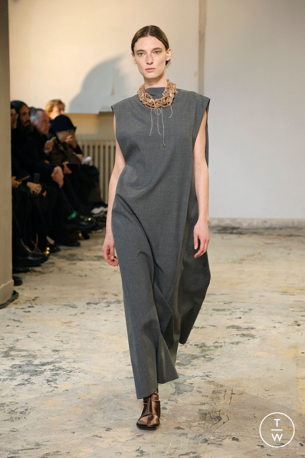Fashion Week Paris Fall/Winter 2024 look 19 from the Carven collection womenswear