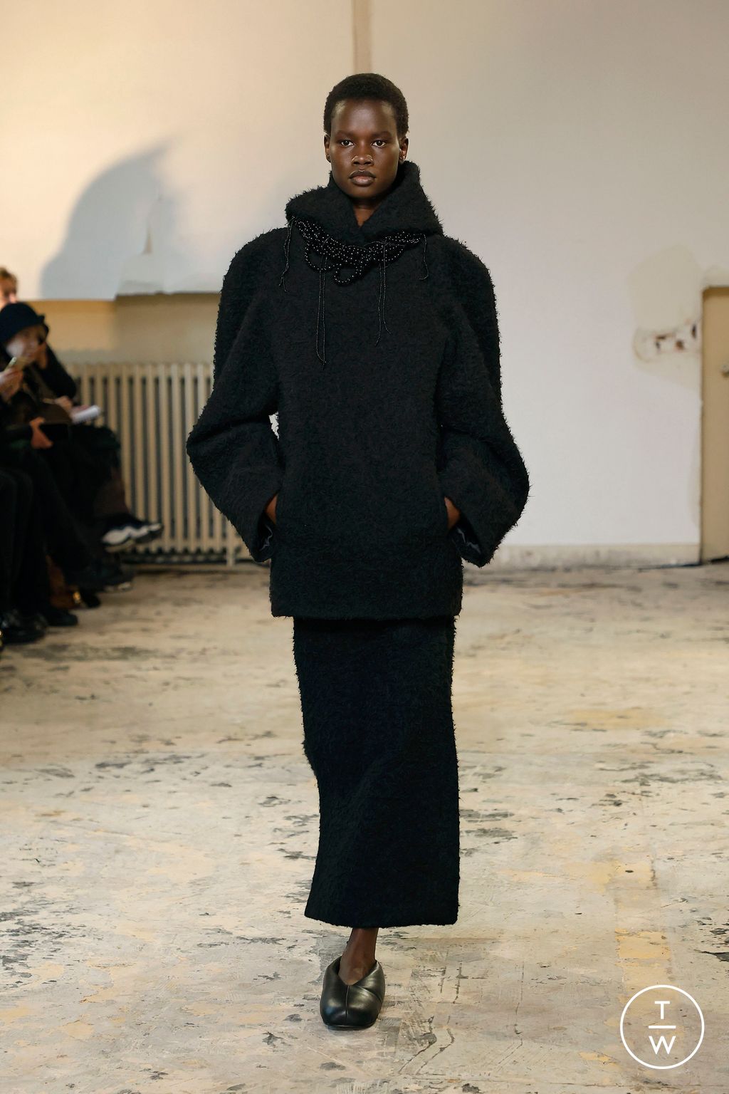 Fashion Week Paris Fall/Winter 2024 look 22 de la collection Carven womenswear