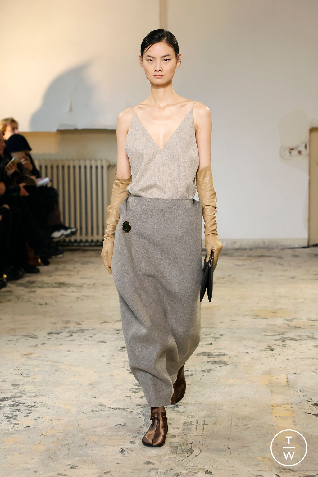 Fashion Week Paris Fall/Winter 2024 look 23 from the Carven collection womenswear