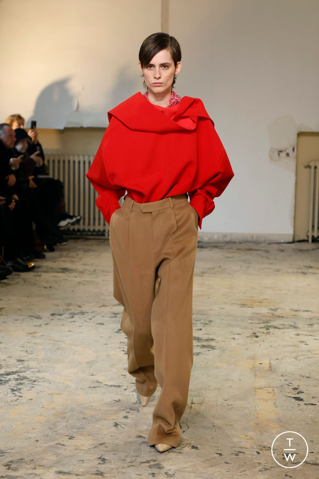 Fashion Week Paris Fall/Winter 2024 look 29 de la collection Carven womenswear
