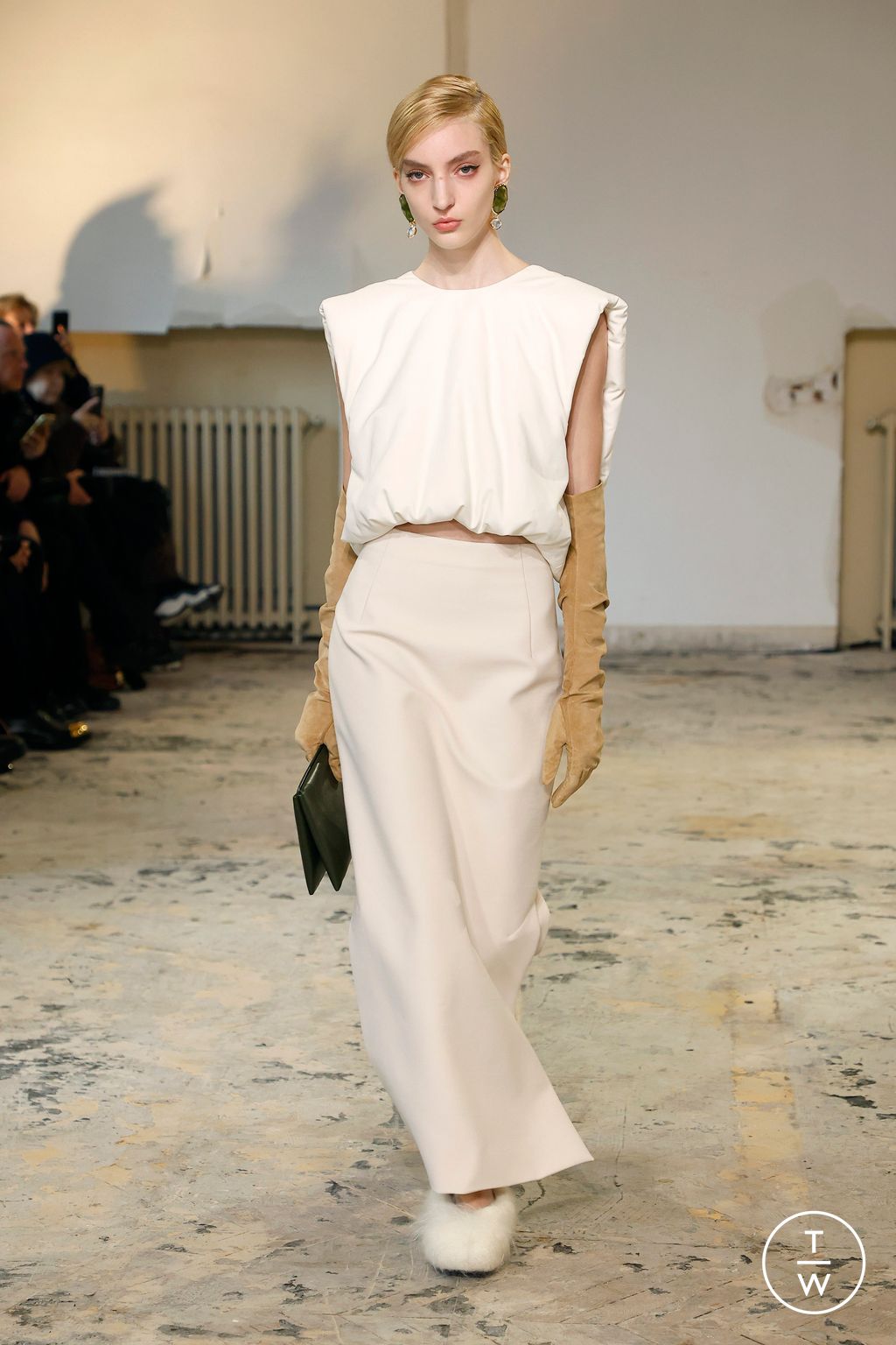 Fashion Week Paris Fall/Winter 2024 look 30 from the Carven collection 女装