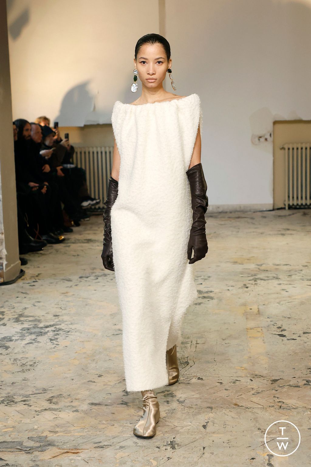 Fashion Week Paris Fall/Winter 2024 look 34 de la collection Carven womenswear