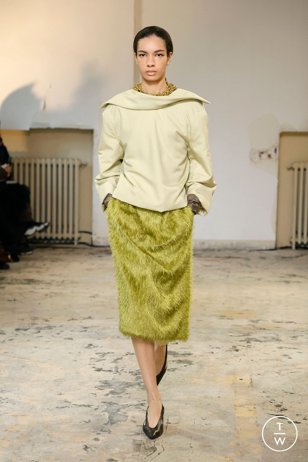 Fashion Week Paris Fall/Winter 2024 look 36 de la collection Carven womenswear