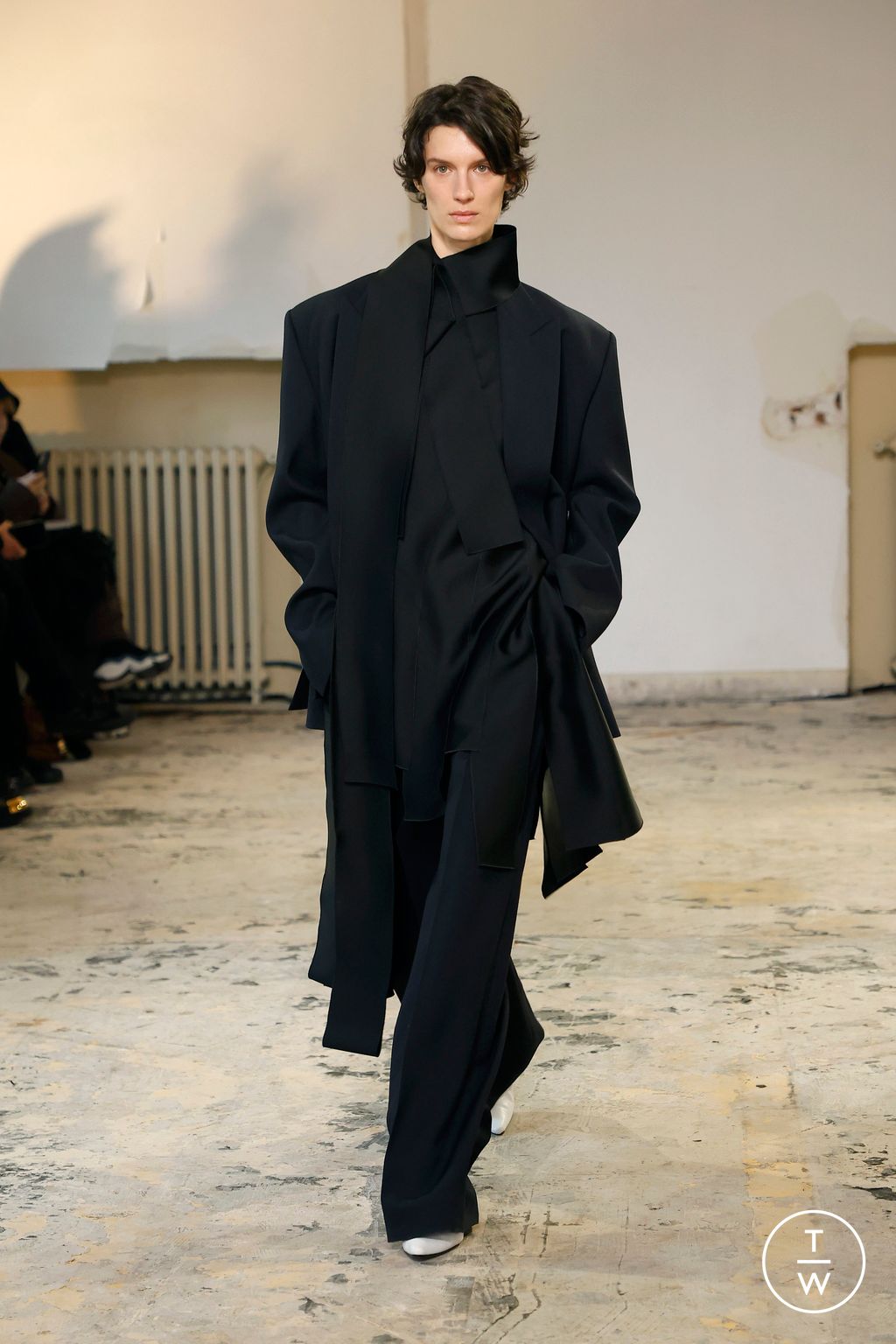 Fashion Week Paris Fall/Winter 2024 look 38 de la collection Carven womenswear