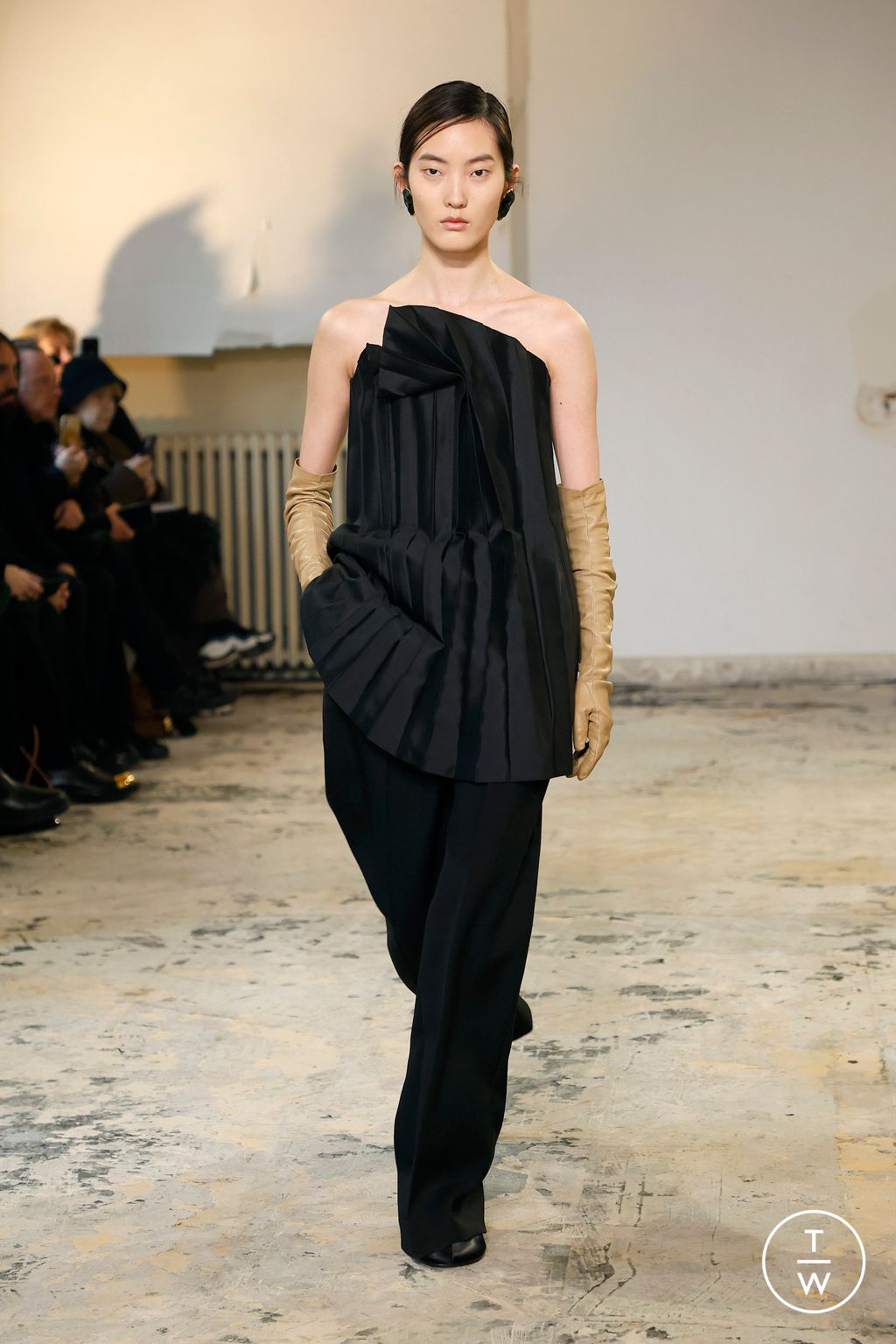 Fashion Week Paris Fall/Winter 2024 look 39 de la collection Carven womenswear