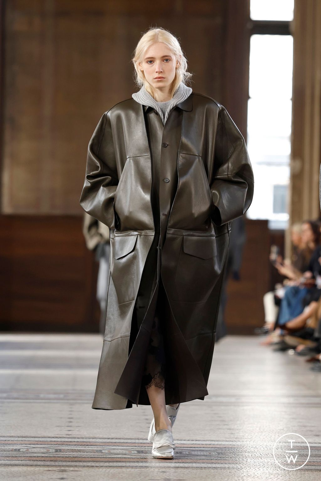 Fashion Week Paris Fall/Winter 2026 look 11 from the Carven collection womenswear