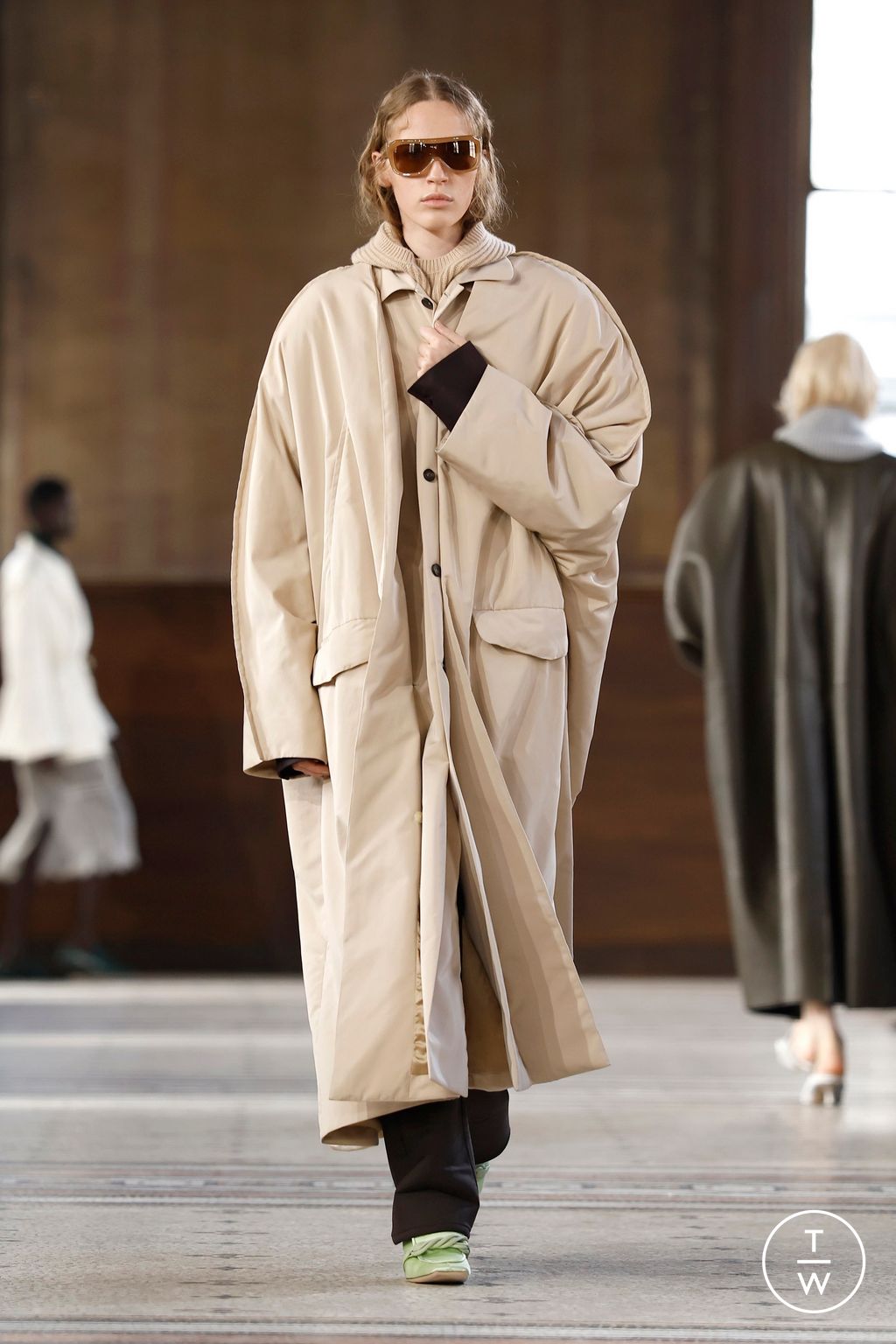 Fashion Week Paris Fall/Winter 2026 look 13 from the Carven collection womenswear