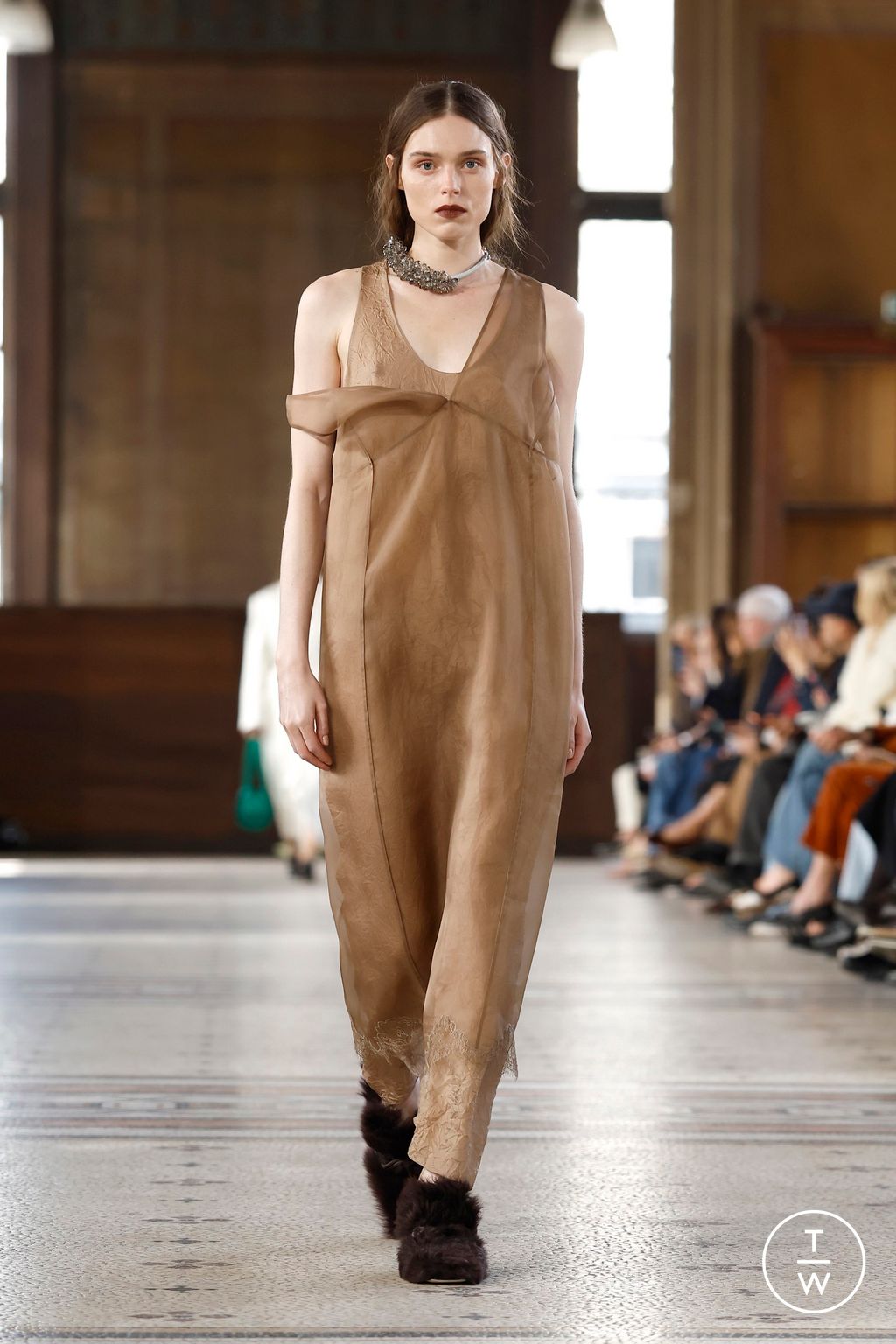 Fashion Week Paris Fall/Winter 2026 look 15 from the Carven collection 女装