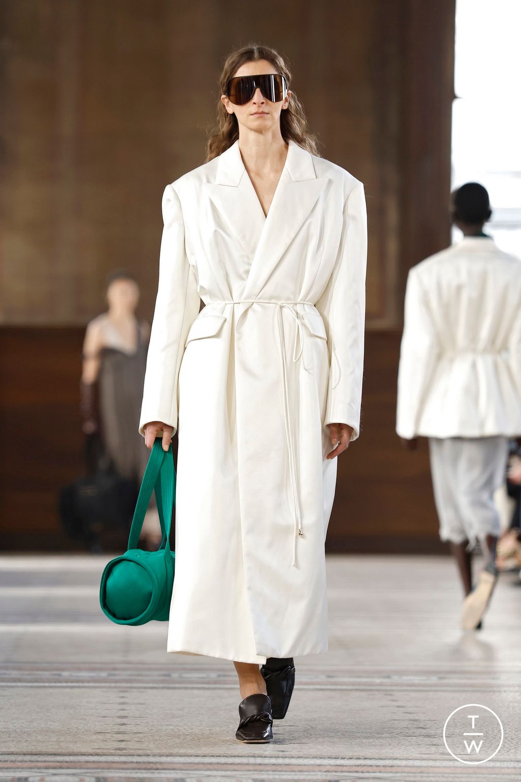 Fashion Week Paris Fall/Winter 2026 look 16 de la collection Carven womenswear