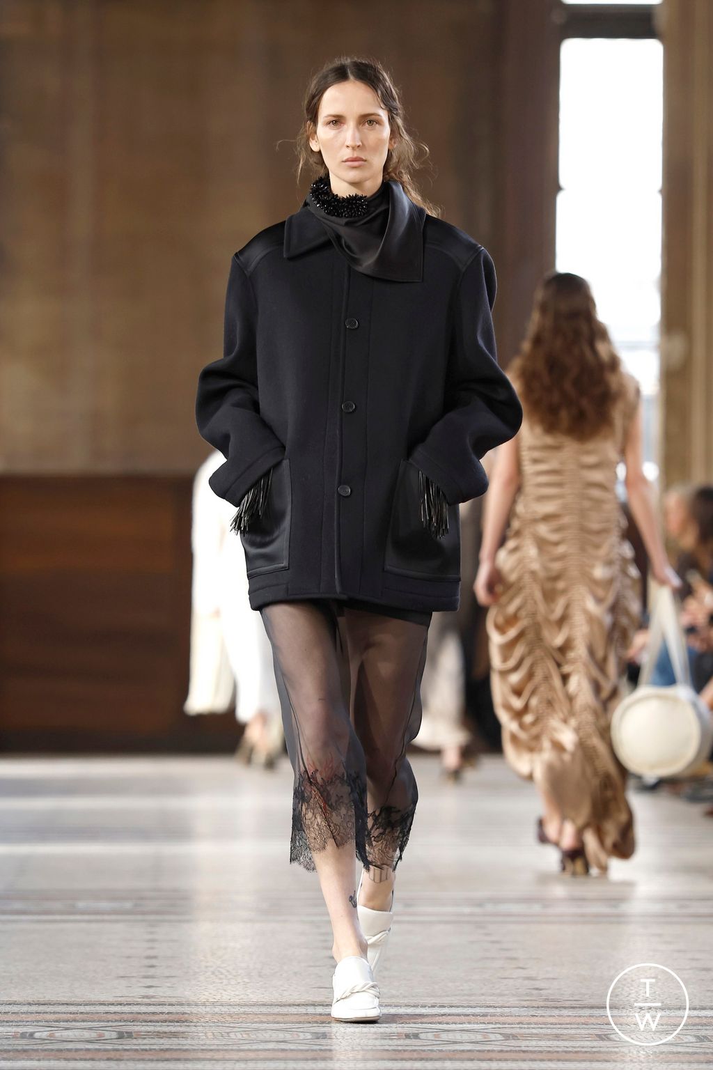 Fashion Week Paris Fall/Winter 2026 look 19 from the Carven collection womenswear