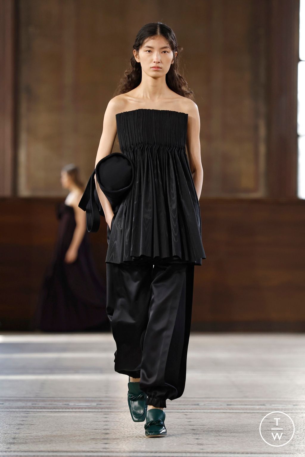 Fashion Week Paris Fall/Winter 2026 look 31 from the Carven collection womenswear