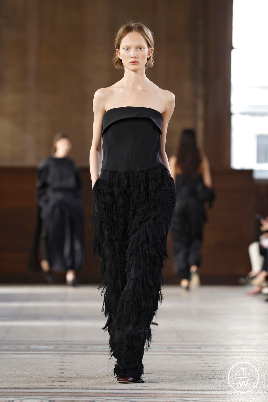 Fashion Week Paris Fall/Winter 2026 look 33 from the Carven collection womenswear