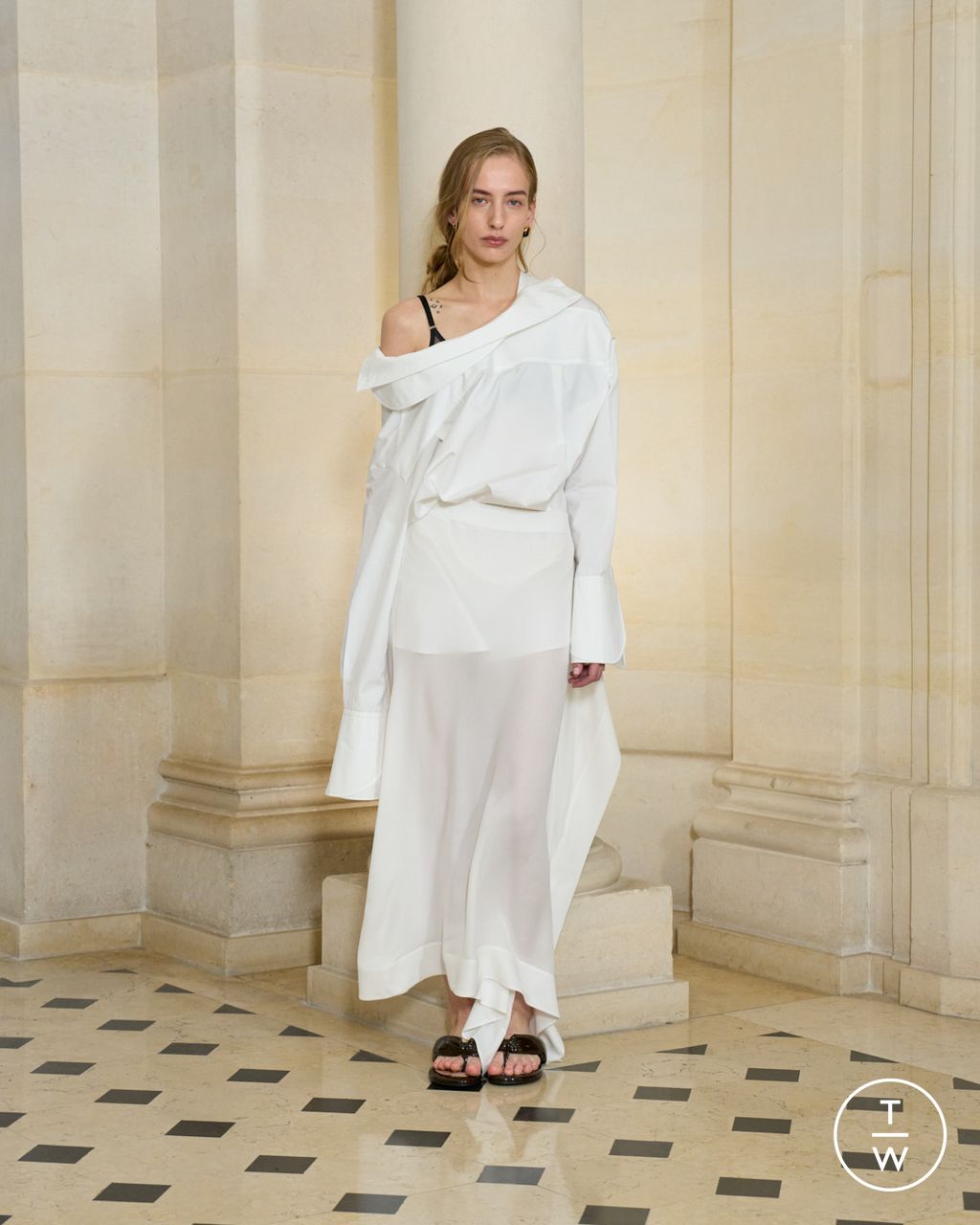 Fashion Week Paris Spring/Summer 2026 look 33 from the Carven collection womenswear