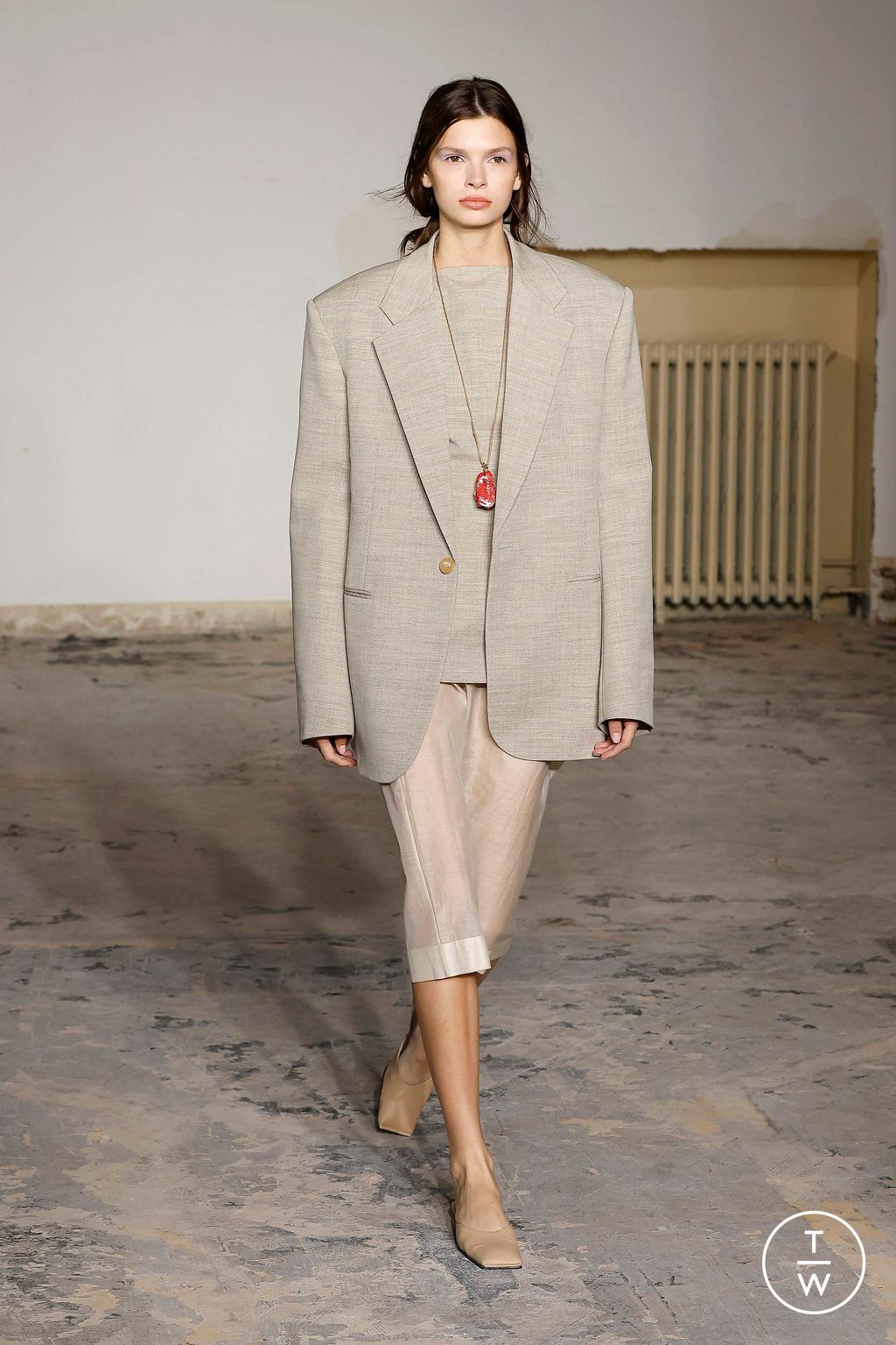 Fashion Week Paris Spring/Summer 2024 look 6 from the Carven collection womenswear