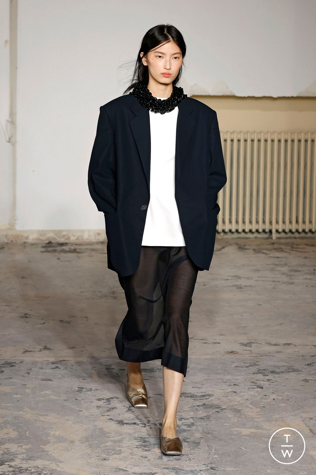 Fashion Week Paris Spring/Summer 2024 look 16 from the Carven collection womenswear