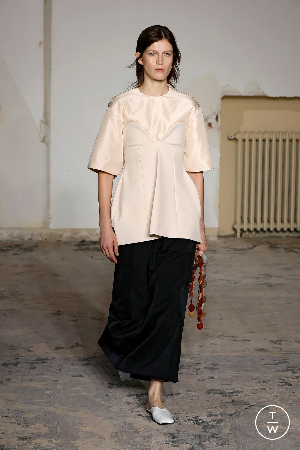 Fashion Week Paris Spring/Summer 2024 look 25 from the Carven collection womenswear