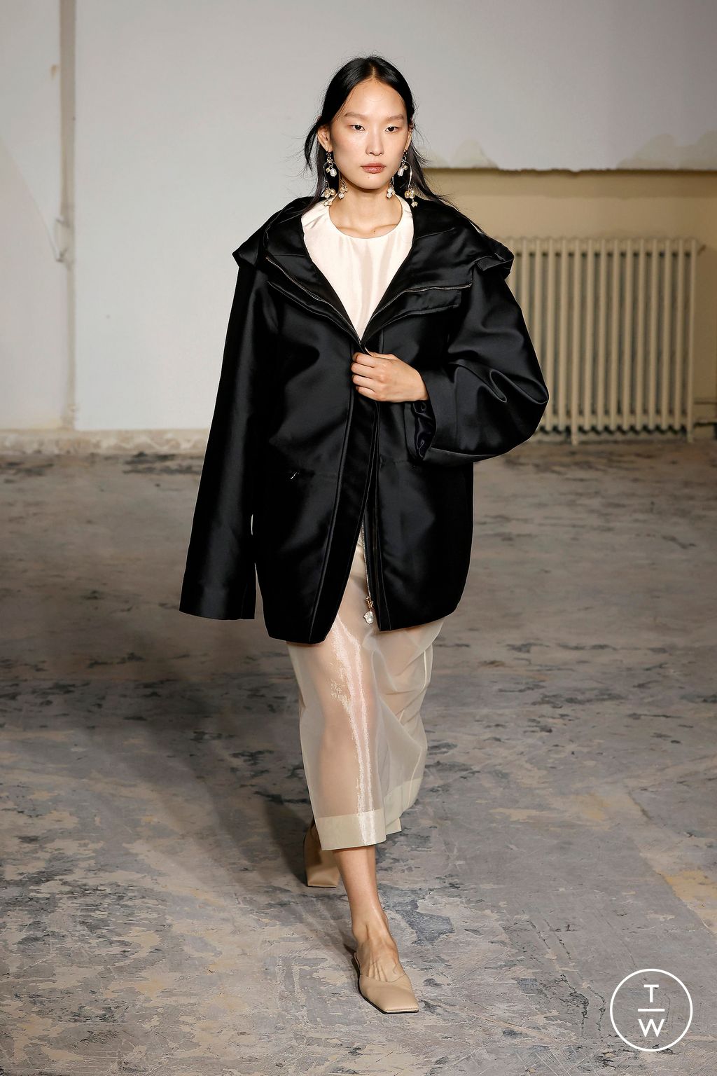 Fashion Week Paris Spring/Summer 2024 look 34 from the Carven collection womenswear