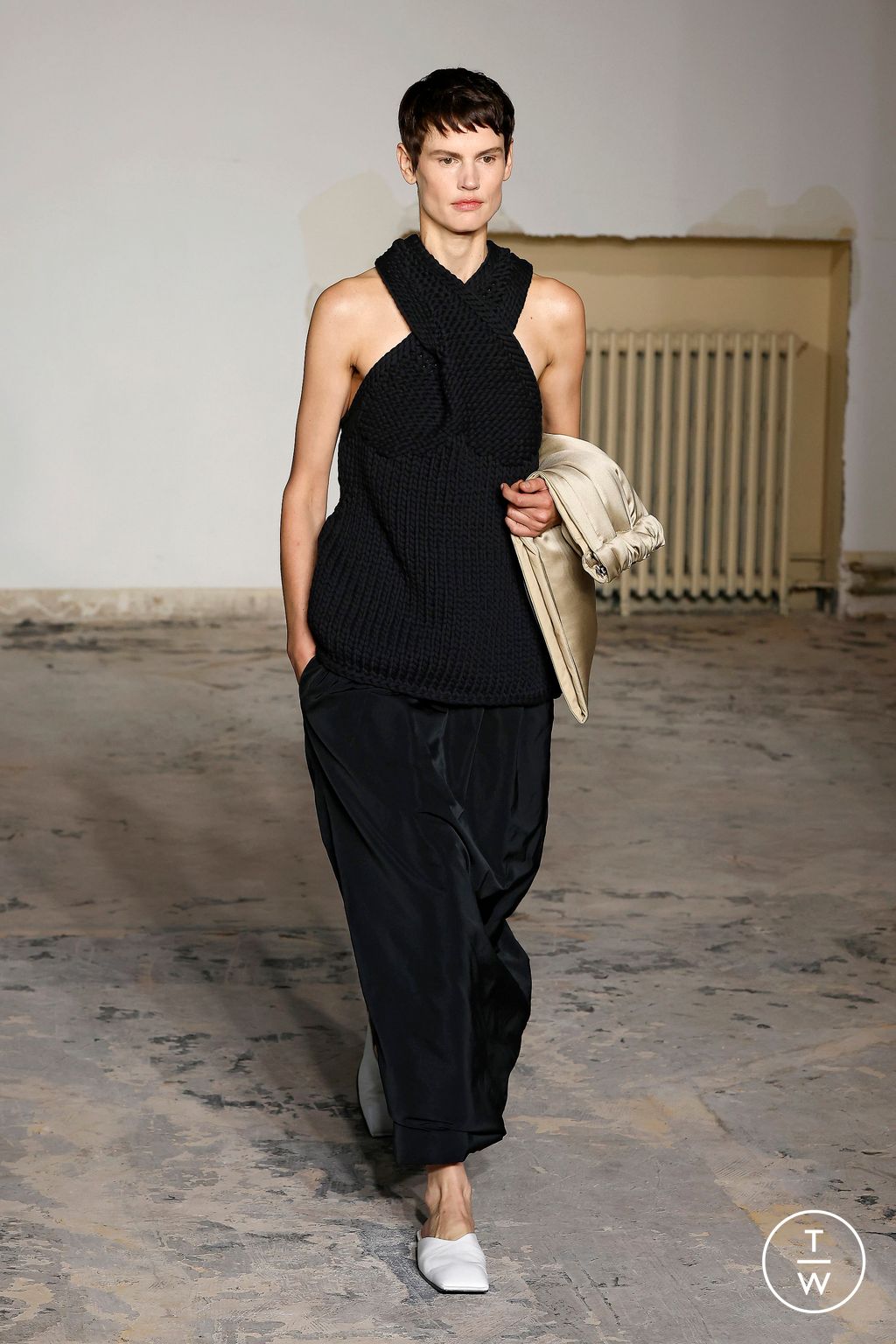 Fashion Week Paris Spring/Summer 2024 look 35 from the Carven collection 女装