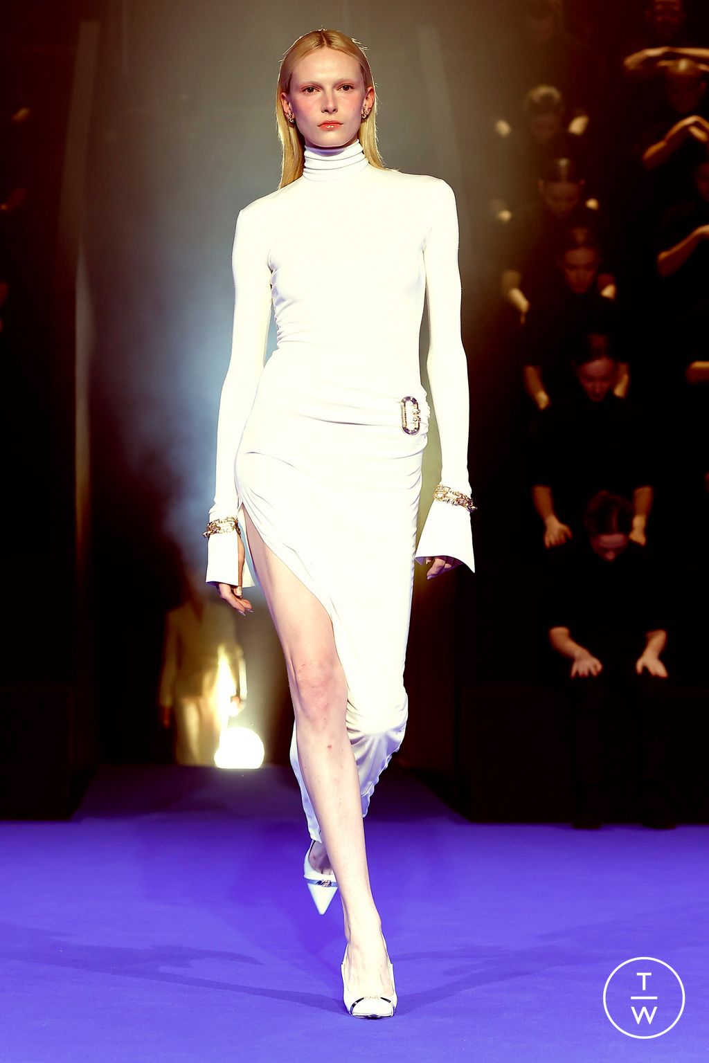 Fashion Week Paris Fall/Winter 2024 look 1 de la collection Casablanca womenswear