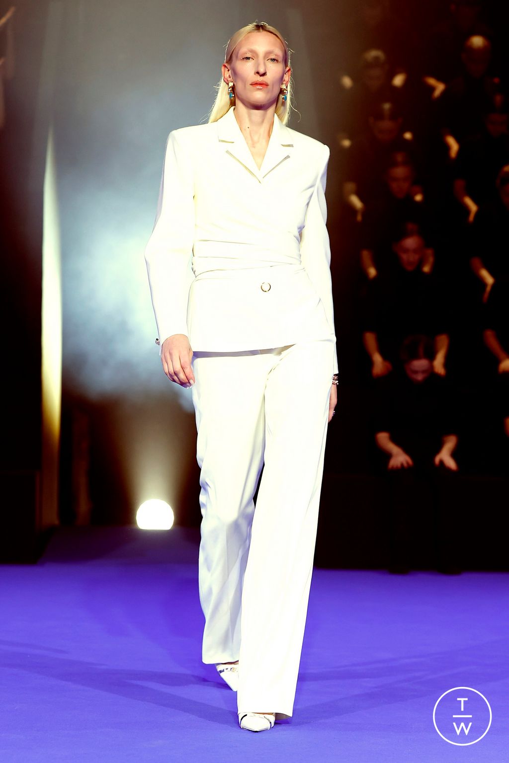 Fashion Week Paris Fall/Winter 2024 look 2 from the Casablanca collection 女装