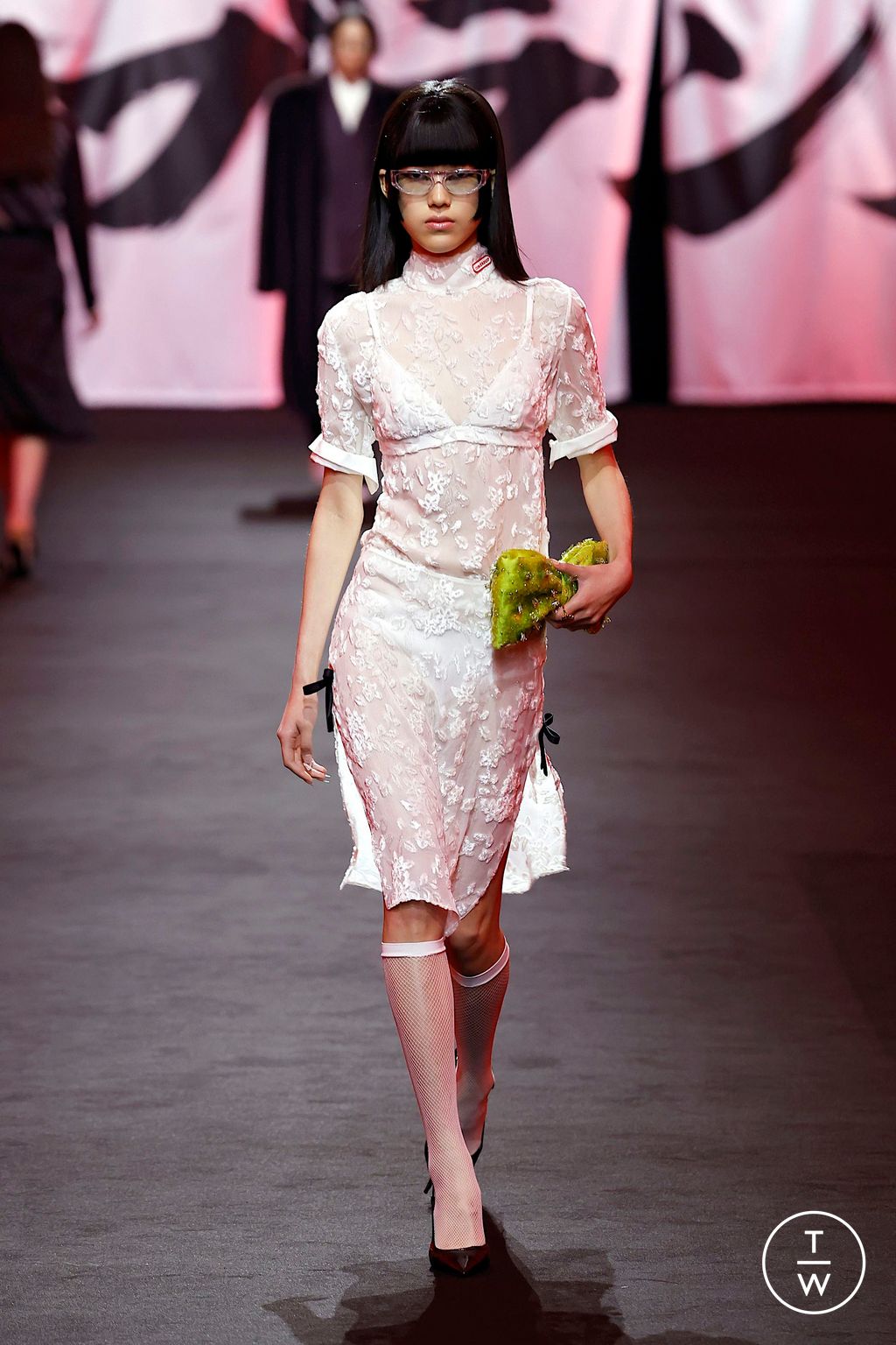 Fashion Week Paris Fall/Winter 2025 look 4 from the Casablanca collection womenswear