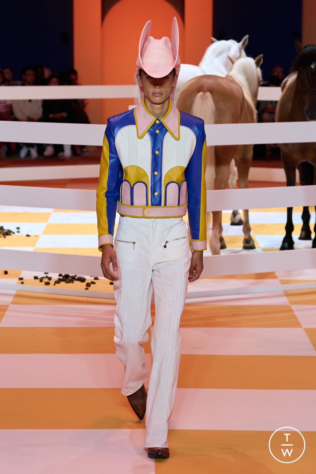 Fashion Week Paris Spring/Summer 2023 look 38 from the Casablanca collection 男装