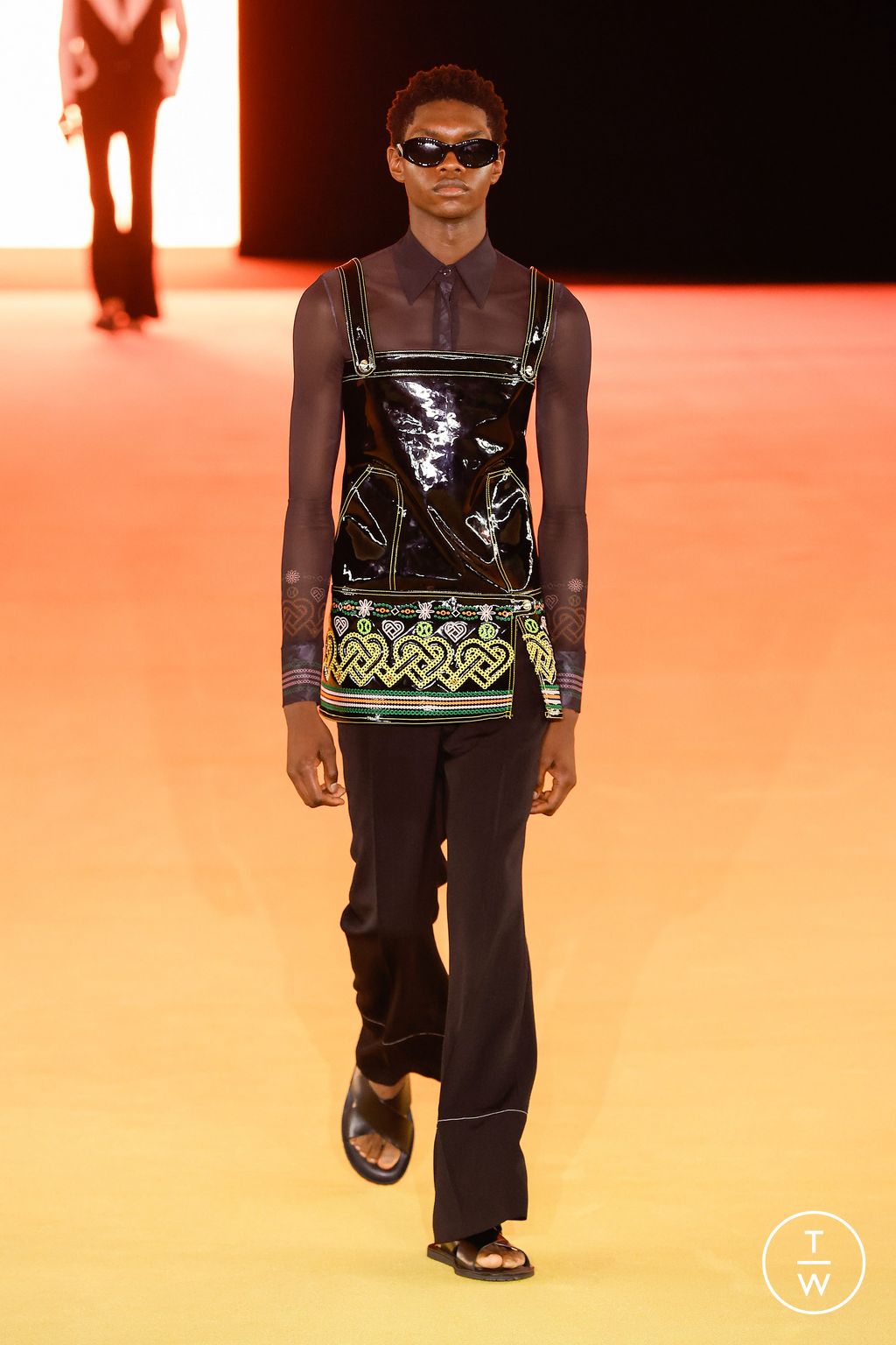 Fashion Week Paris Spring/Summer 2024 look 43 from the Casablanca collection 女装