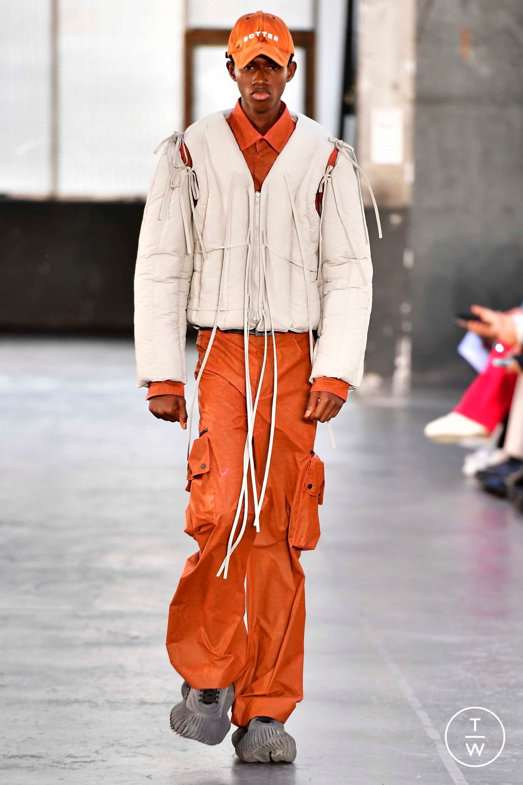 Fashion Week Paris Fall/Winter 2023 look 20 from the Botter collection menswear